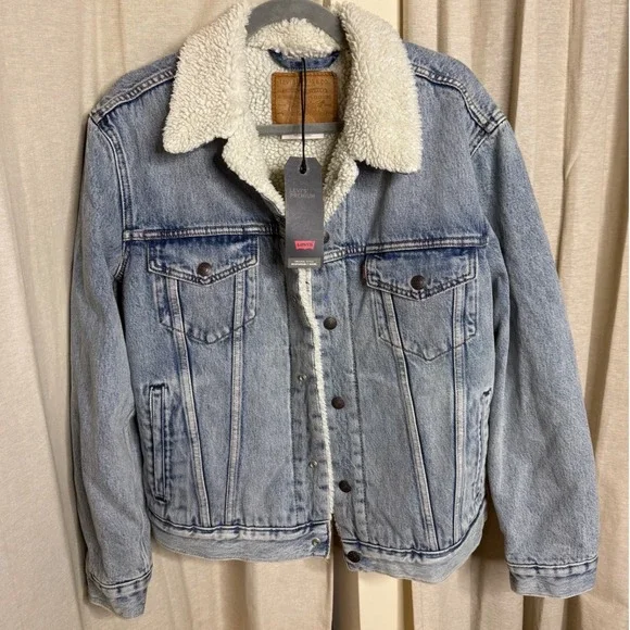 NWT LEVI'S TYPE III SHERPA TRUCKER JACKET Light Wash size SM - Picture 3 of 8